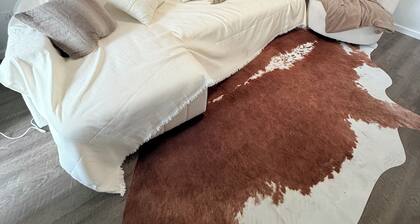 Peaceful 1-bedroom apartment in charming Pittsburgh for your stay