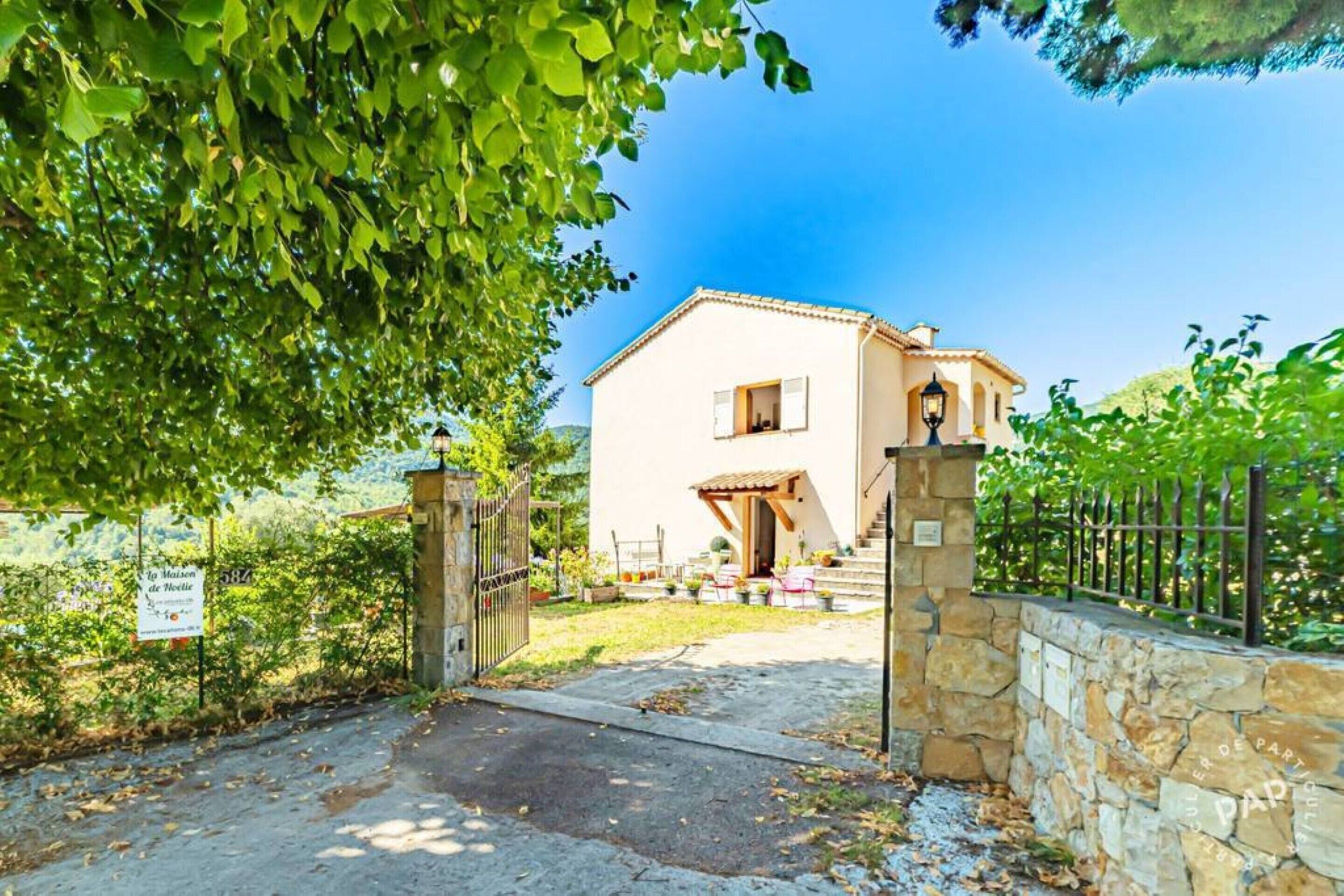 Cottage | Property grounds