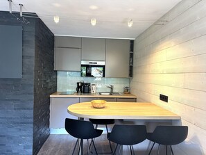 Private kitchen - HOLYDAY APARTMENT les Fermes Megevannes (Megève)