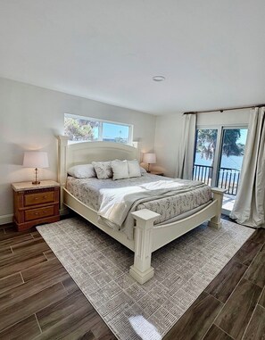 3 bedrooms, iron/ironing board, WiFi, bed sheets - West Gulf Sanibel • Stunning Lakefront Views • Heated Pool • Short Walk to Beach (Sanibel)