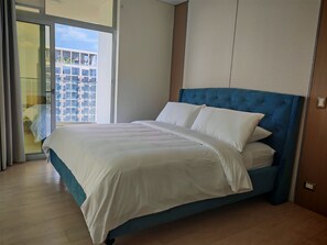 3 slaapkamers, een strijkplank/strijkijzer, wifi, beddengoed