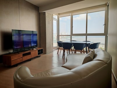Brilliant 3-bedroom apartment with AC in vibrant Panamá