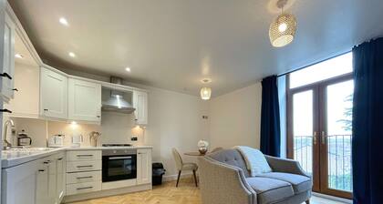 Modern 1 Bed Flat in Barnsley