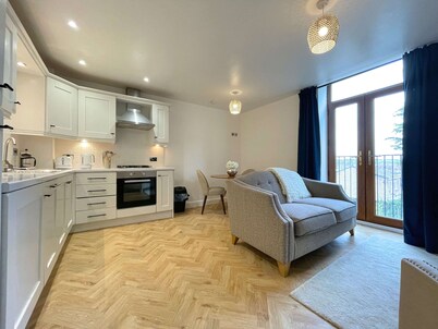 Modern 1 Bed Flat in Barnsley