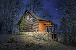 Exterior - Smoky Crown Retreat A Private kingdom for two (Sevierville)