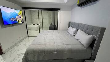 2 bedrooms, desk, iron/ironing board, free WiFi