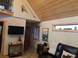 Interior - The River Run Cabin (Ashton)