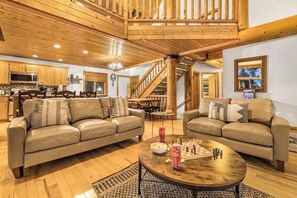 Interior - Summerwind Lodge (Island Park)