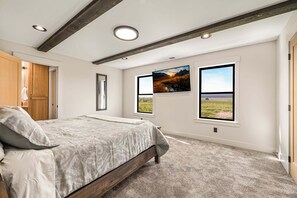 7 bedrooms, bed sheets - Checkmate (Island Park)