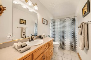 Interior - Henrys Reel Retreat (Island Park)
