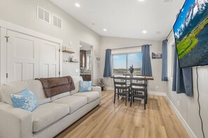 Front of property - Victor Traverse (Victor)