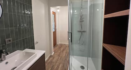 Stylish Stay Bree Near City Center for 6 Guests