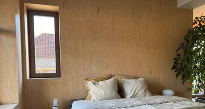 Stylish Stay Bree Near City Center for 6 Guests