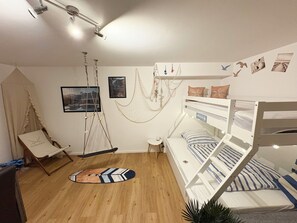 2 室のベッドルーム、アイロン / アイロン台、WiFi、ベッドシーツ