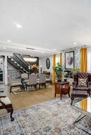 Interior - Marvelous 3-bedroom house with AC in vibrant Chicago (Chicago)