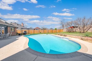 Pool - Private Pool Oasis- Wentwood Boutique Retreat - DFW/FIFA 2026 (North Richland Hills)