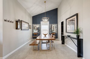 Dining - Private Pool Oasis- Wentwood Boutique Retreat - DFW/FIFA 2026 (North Richland Hills)