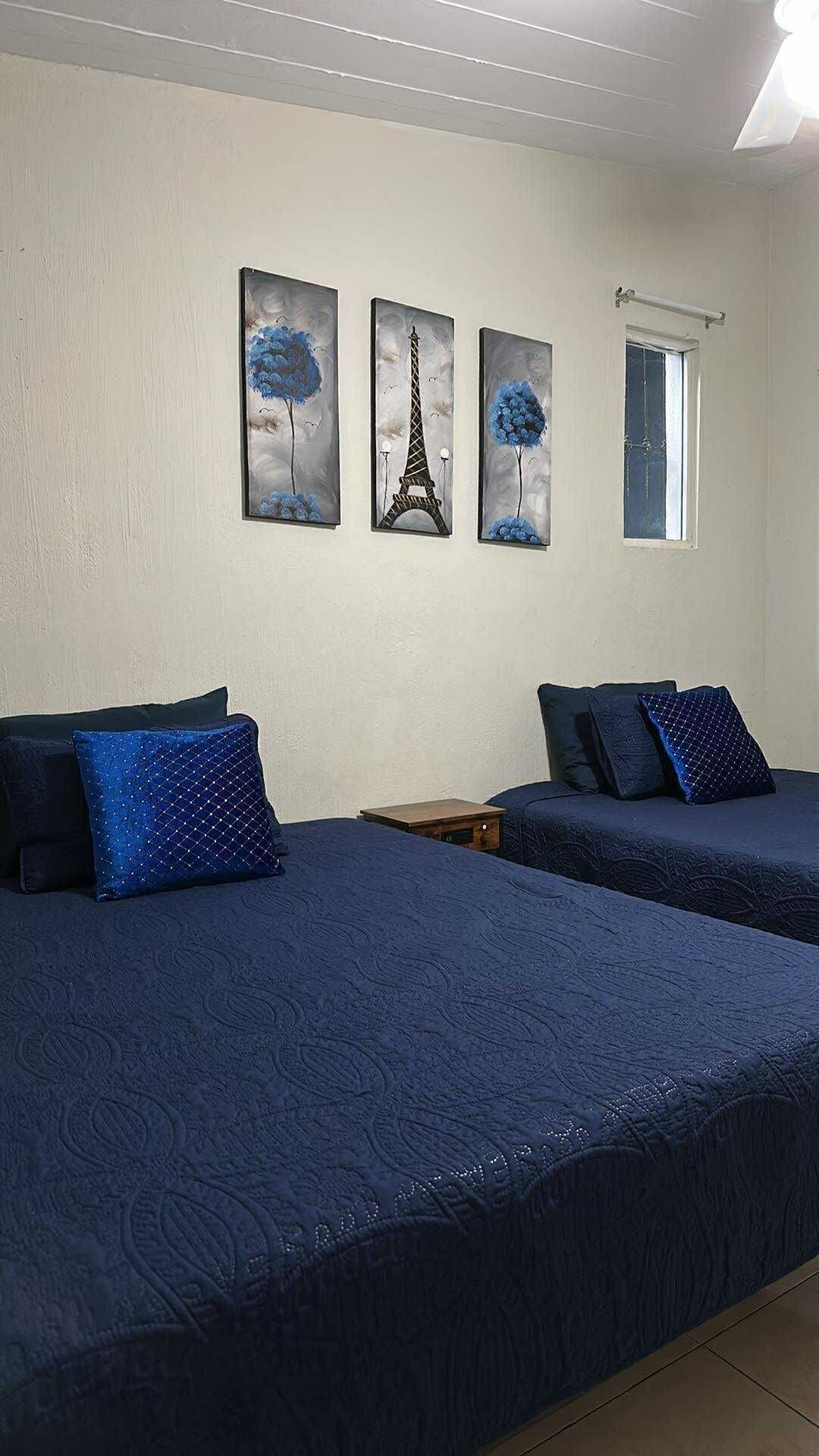 2 slaapkamers, een strijkplank/strijkijzer, wifi, beddengoed