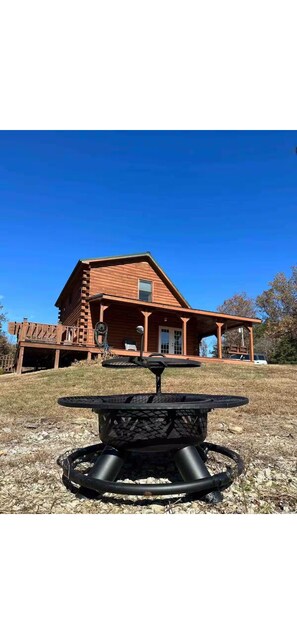 Property grounds - Cabin in Shawnee National Forest (Eddyville)