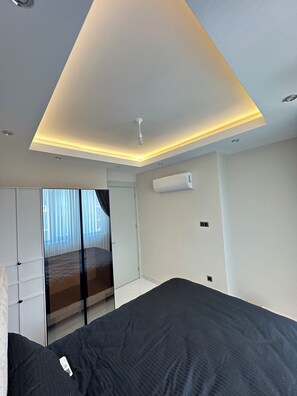 1 bedroom, iron/ironing board, WiFi, bed sheets - cozy 1 bedroom apartment by the Alanya beach (Antalya)