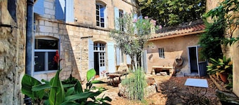 Apartment and garden in the heart of Arles