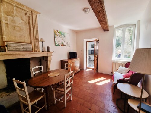 Appartement et son jardin en plein cœur d Arles