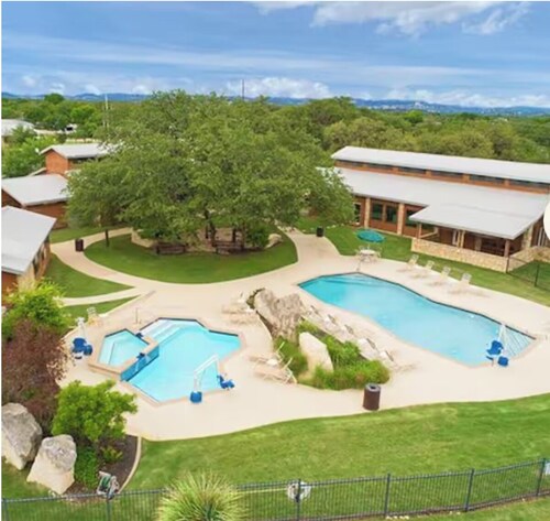 NEW! Resort and Cozy Cottage