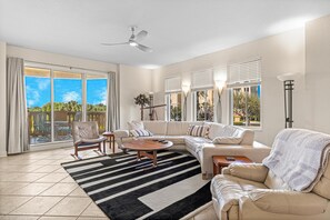 Smart TV - Coastal Serenity: Spacious 3BR Condo in Minorca (New Smyrna Beach)