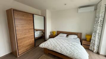 1 chambre, ameublement personnalisé, draps fournis