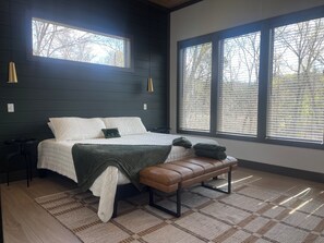 Room - Cozy 2-bedroom cabin in terrific Sevierville with AC (Sevierville)