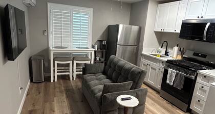 Mountain Retreat Near Mountains, Lakes , and Events. Pet Friendly 🐶