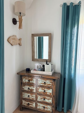 Superior Double Room, Private Bathroom, Garden View (La Saint-Tropez) | Interior - La  parenthèse de Villepey (Fréjus)