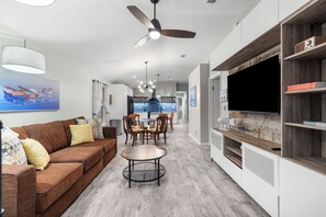 Living area - 3BR Pool & Hot Tub Retreat | Good Morning Rentals (Jacksonville Beach)