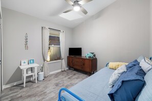 Room - 3BR Pool & Hot Tub Retreat | Good Morning Rentals (Jacksonville Beach)