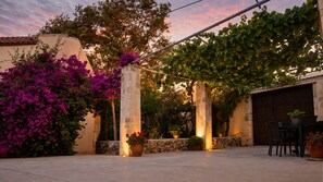Outdoor dining - Stone Villa with Garden & Balcony | Kalisto Residence (Litsarda)