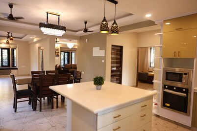 Serene 1-6-Bedroom Convertible Bungalow With AC's In Bedrooms