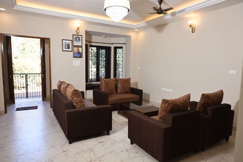 Serene 1-6-Bedroom Convertible Bungalow With AC's In Bedrooms