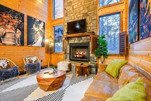 TV, fireplace - Private Deluxe Cabin | Hot Tub | Pool Table | Pets (Broken Bow)