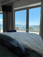 Egyptian cotton sheets, premium bedding, memory foam beds, desk