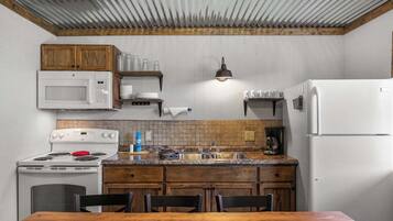 Fridge, microwave, stovetop