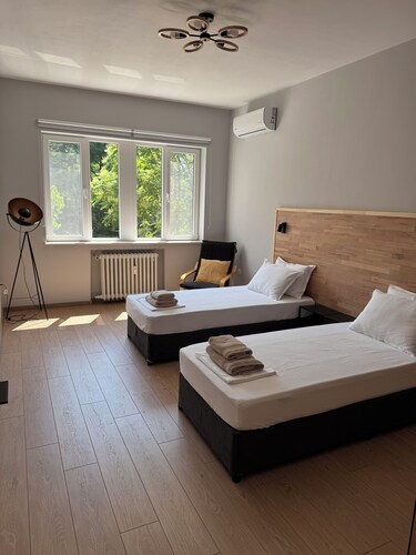 ByTheRiver 2-bedroom apartment with AC in beautiful Plovdiv