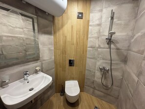 Bathroom - ByTheRiver 2-bedroom apartment with AC in beautiful Plovdiv (Plovdiv)