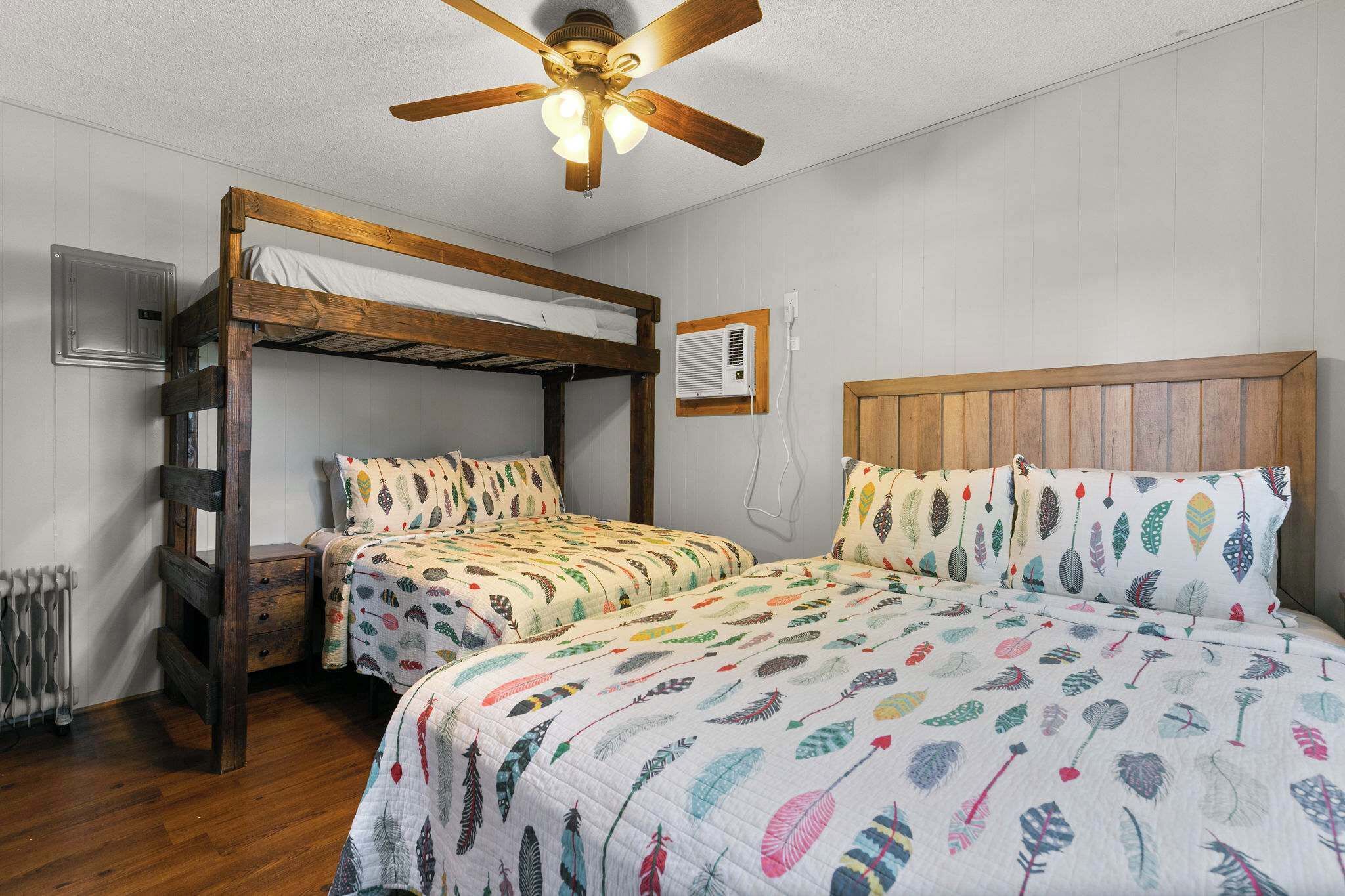 2 Schlafzimmer, Bügeleisen/Bügelbrett, WLAN, Bettwäsche