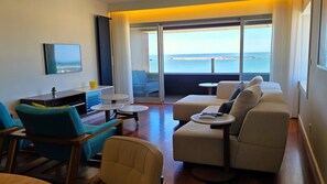 TV - Casa Marmite Sea View (Matosinhos)