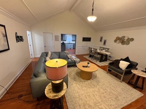 Luxurious 3-bedroom 3-baths bungalow in tranquil Mint Hill with AC
