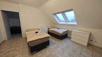 Iron/ironing board, WiFi, bed sheets