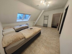 Bügeleisen/Bügelbrett, WLAN, Bettwäsche