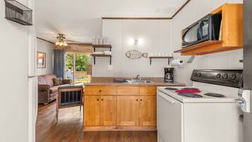 Fridge, microwave, stovetop