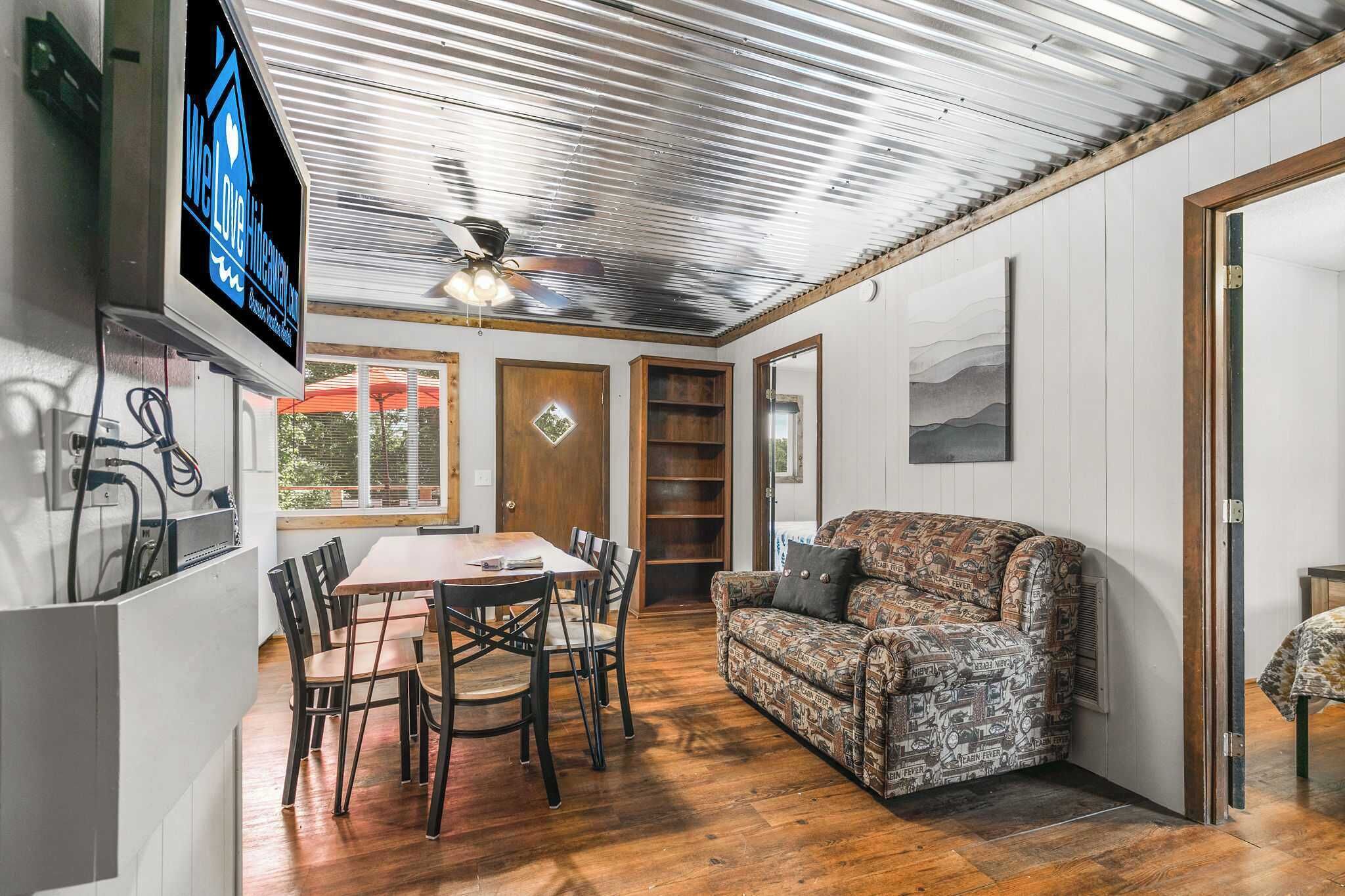 Duplex Cabin · Pool + Lake Access · Near Branson - Kimberling City, MO