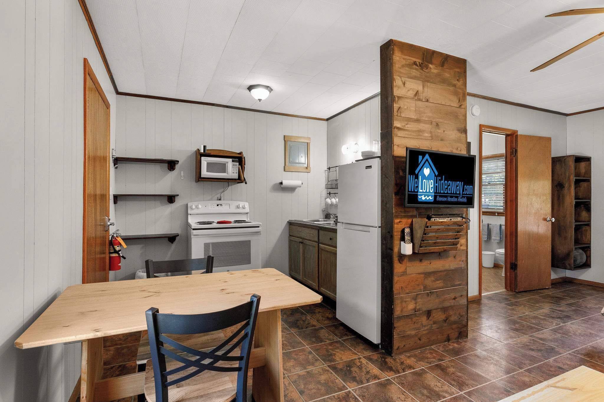 Fridge, microwave, stovetop